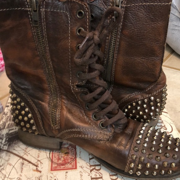Women Steve Madden Spike Boot - Picture 4 of 7